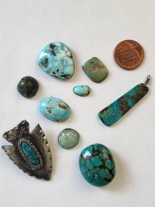lot 42R image: Collection of Turquoise Pendants and Loose Stones