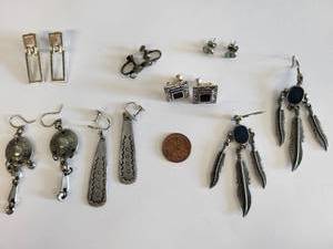 lot 93R image: Lot of 7 Pairs of Costume Jewelry Earrings Assorted Styles