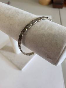 lot 101R image: Sterling Silver Twisted Bracelet 19.33 Grams