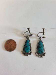 lot 102R image: Sterling Dyed Howlite Screw-Back Earrings 8.71 Grams