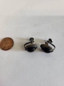 lot 103R image: Sterling Silver and Onyx Screw-Back Earrings, 6.04 Grams