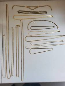 lot 117R image: Collection of 15 Gold Tone Costume Jewelry Necklaces