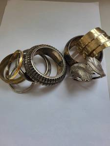 lot 150R image: Set of 8 Vintage Costume Jewelry Bangle Bracelets
