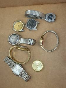 lot 189R image: Lot of 8 Vintage Wristwatches Assorted Brands and Styles