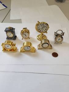 lot 193R image: Set of 7 Miniature Desk Clocks Assorted Styles Quartz Collectibles