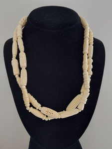 lot 13R image: Vintage Handcrafted Beaded Carved Bone Necklace with Intricate Detailing