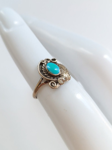 lot 16R image: Sterling Silver Turquoise Ring Size 3.5 1.27g