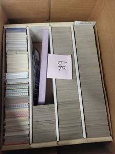lot 6K image: Collection of 6,000 Sports Trading Cards Hockey and Baseball Assorted Brands