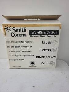 lot 18SN image: Smith Corona WordSmith 200 Dictionary Display Typewriter with Supplies