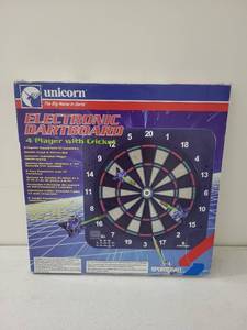 lot 19SN image: Unicorn Electronic Dartboard for 4 Players with Cricket - Sportcraft