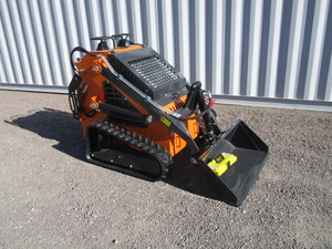 lot 72 image: LandHero Ride on Skid Steer