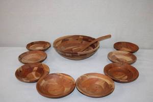 lot 3 image: Snow River Handcrafted Wooden Salad Bowl Set with 8 Serving Bowls and Utensil