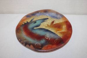 lot 6 image: Decorative Glass Plate with Abstract Southwestern Design