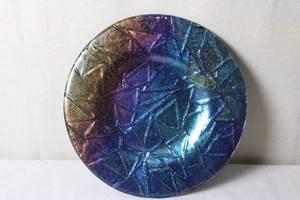 lot 7 image: Artglass Studios Iridescent Abstract Decorative Plate 1999