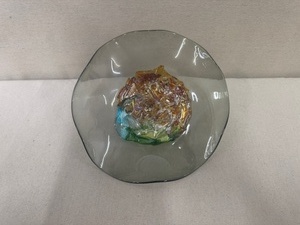lot 23 image: Hand Blown Art Glass Bowl with Multicolor Centerpiece
