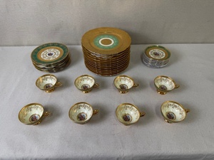 lot 34 image: Set of 24K Gold Gilded Cups with Plates, Made in Czechoslovakia