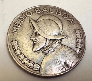 lot 17D image: 1947 Panama Medio-Balboa Silver Coin