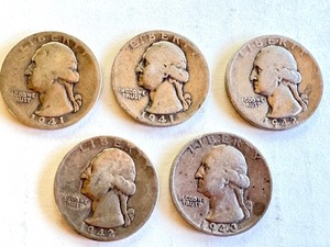 lot 62B image: Lot of 5 Circulated Washington Silver Quarters 1941-1943
