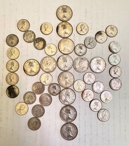 lot 105B image: Collection of 45 Vintage Canadian Coins, 1929-1968, Quarters and Dimes