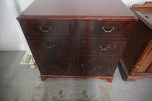 lot 19 image: RCA Victor Vintage Wood Console Record Player