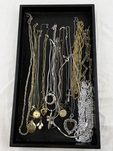 lot 29 image: Assorted Vintage Necklaces and Pendants Jewelry Lot