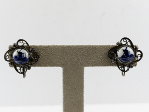 lot 105 image: Vintage Delft Blue Porcelain Screw-Back Earrings with Filigree Setting