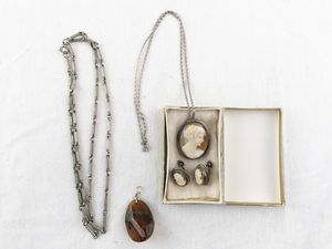 lot 21H image: Vintage Cameo Jewelry Set with Necklace, Earrings, and Amber Pendant - Palomba Naples