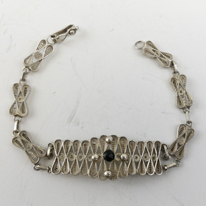 lot 153 image: Sterling Silver 925 Filigree Bracelet with Green Stone
