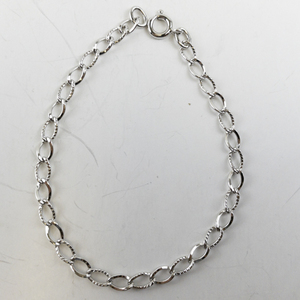 lot 163 image: Sterling Silver Chain Bracelet 7.5in Starter Charm Bracelet