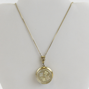 lot 200 image: Vintage Floral Round Locket Pendant Necklace, Base Metal