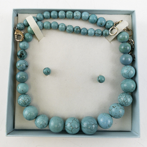lot 202 image: Turquoise Bead Necklace and Earring Set in Gift Box
