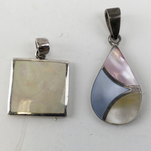 lot 133 image: Set of 2 Sterling Silver 925 Mother of Pearl Pendants