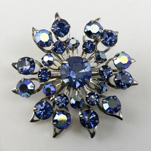 lot 145 image: Vintage Blue Rhinestone Starburst Brooch