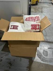 lot 19 image: WONDERSHOP Lot of 2 Cases of- Polar Bear Hooded Blankets (6 per box)