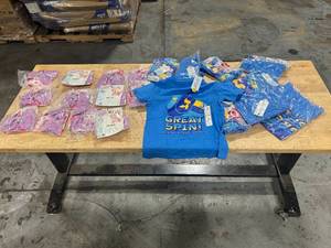 lot 23 image: Lot of Clothing Items