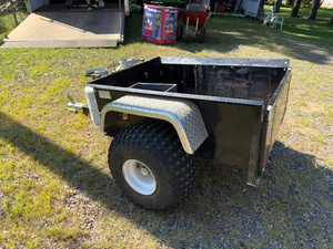 lot 8 image: Heavy-Duty ATV Utility Trailer with Diamond Plate Fenders