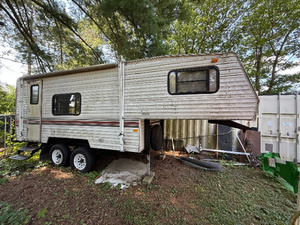 lot 2A image: Nomad by Skyline Fifth Wheel Camper Trailer for Restoration or Parts