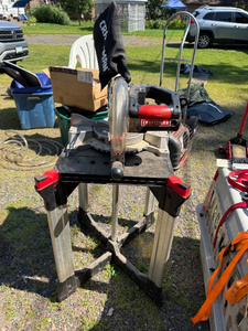 lot 53 image: Craftsman 7 14 Single Bevel Sliding Compound Miter Saw