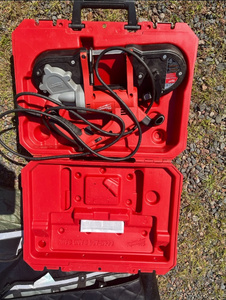 lot 121 image: Milwaukee Band Saw with Hard Carrying Case