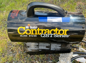 lot 122 image: Mr. Heater Contractor QBT Series 38,000 BTUHR Propane Heater