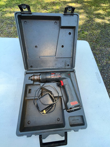 lot 160 image: Skil Professional 38 Cordless Drill with Case and Charger