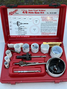 lot 168 image: Milwaukee 17-Piece Super-Tough Bi-Metal Hole Saw Kit