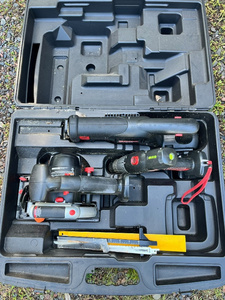 lot 171 image: Craftsman 19.2 Volt Power Tool Set with Drill, Circular & Reciprocating Saws