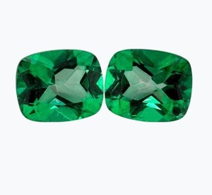lot 33D image: 10.75 Carats Green Topaz   Retail Estimate $500 VIDEO