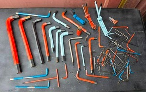 lot 08 image: USA-ALLEN Brand Allen Wrenches. Up to 1. Size.