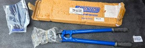 lot 25 image: BRAND NEW 24 Bolt Cutter