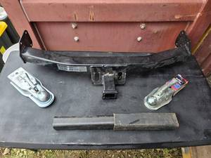 lot 38 image: Trailer Hitch Receiver with Hardware and 2 new tounges. 7,500 Receiver W.D.