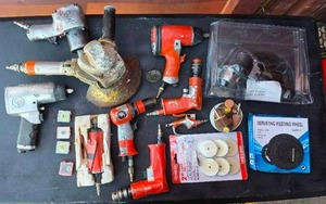 lot 51 image: Air tools and attachments