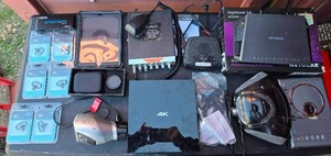 lot 53 image: Assorted electronics