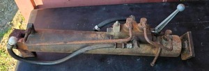 lot 60 image: Manual hydraulic cylinder